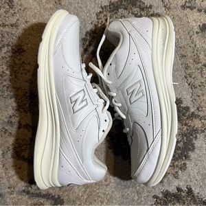 New Balance 577 Women’s Walking Shoes 8.5